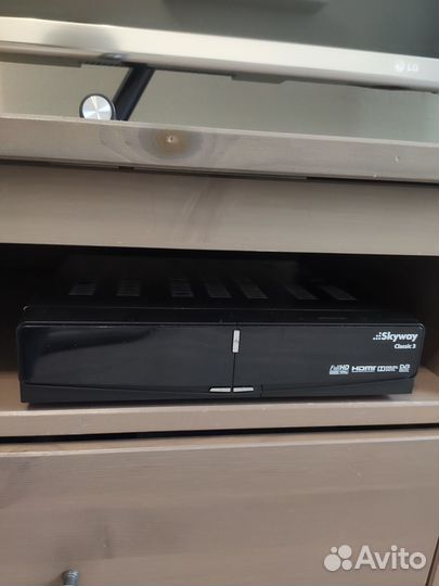 Спутниковый ресивер SkyWay 3 Classic