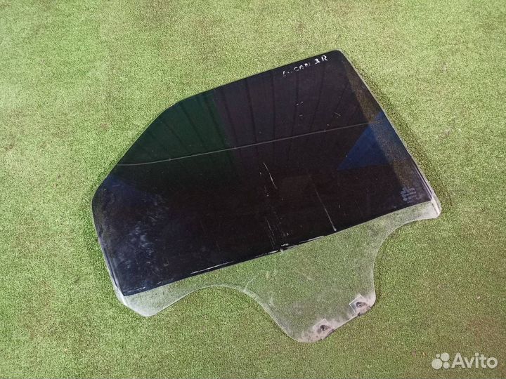 Стекло дверное заднее правое Renault Logan седан