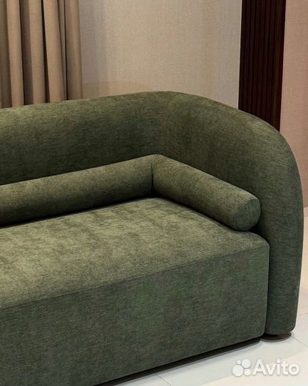 Современный мягкий диван