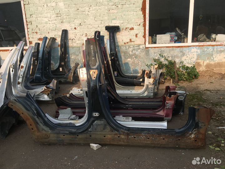 Порог правый Kia Sportage 3