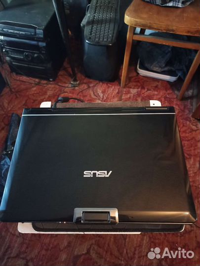 Ноутбук asus