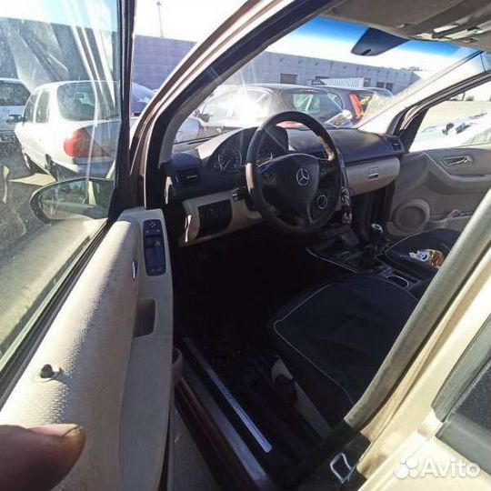 Трубка сцепления Мерседес Бенц W169 W245 04г