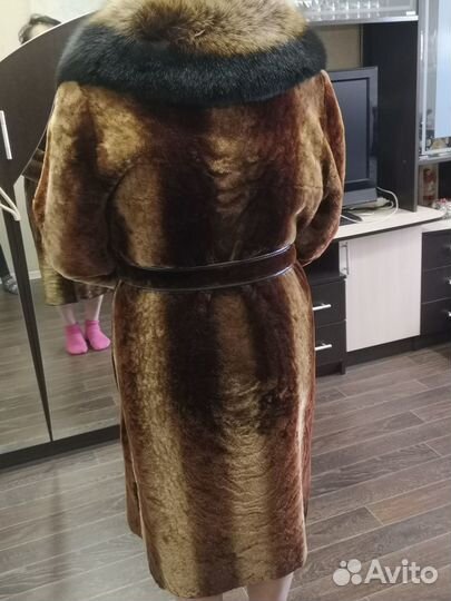 Шуба мутоновая с песцом
