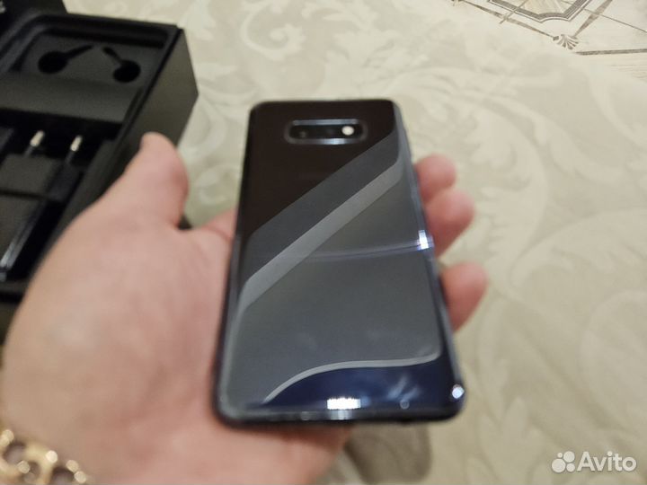 Samsung Galaxy S10e, 8/128 ГБ