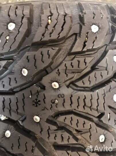 Nokian Tyres Hakkapeliitta 9 SUV 215/65 R16 102