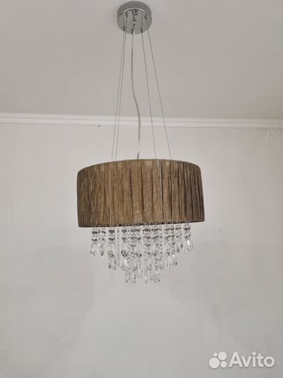 Продам люстру