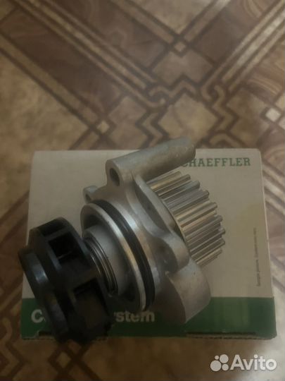 Продаю. Водяной насос, помпа