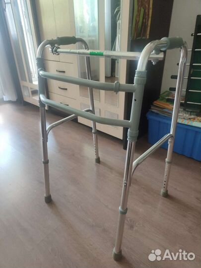 Инвалидные ходунки