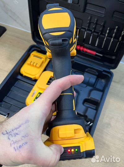 Шуруповерт dewalt ударный 26 v с набором