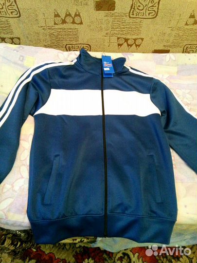 Костюм спортивный