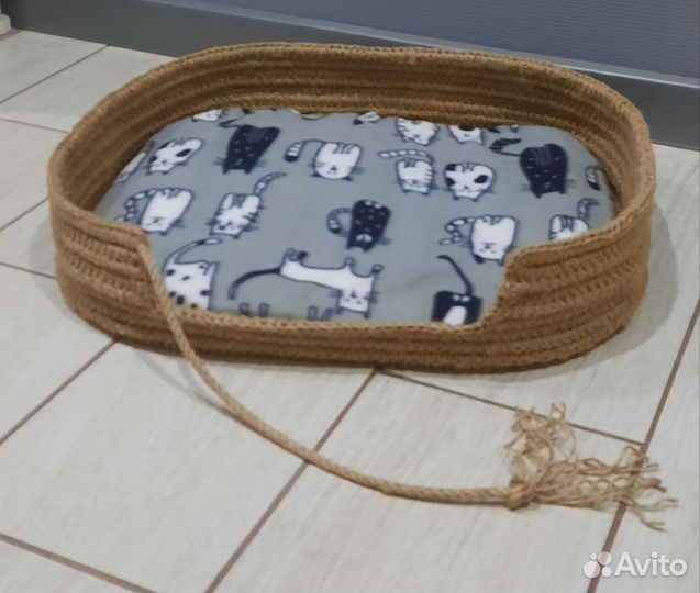 Лежанка для животных из джута