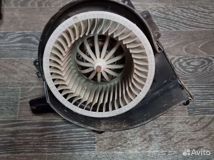 Моторчик печки Volkswagen Polo