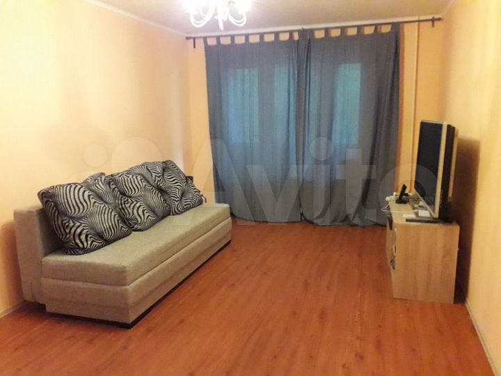 2-к. квартира, 50 м², 1/9 эт.