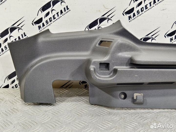 Обшивка багажника задняя правая Ford Kuga CBV 2.0