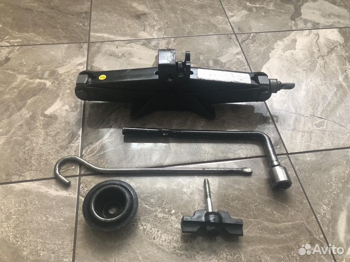 Домкрат chevrolet lacetti оригинальный