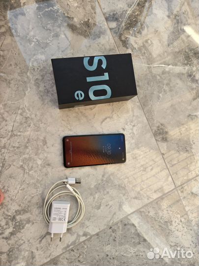Samsung Galaxy S10e, 6/128 ГБ