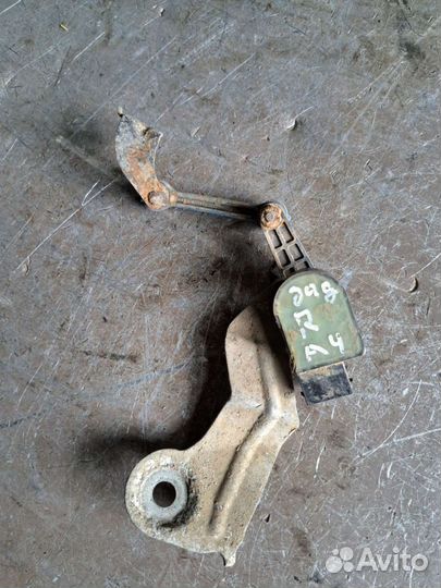 Датчик уровня подвески на Audi A4 B6