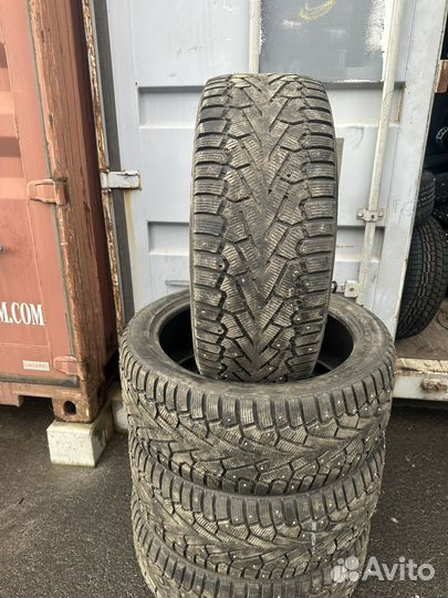 Pirelli Ice Zero 275/40 R22