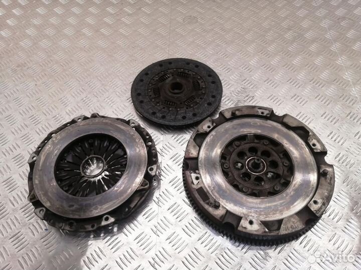 Маховик BMW 3 E90/E91/E92/E93 2008 7532592