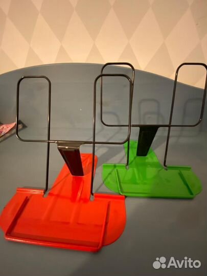 Подставка для книг