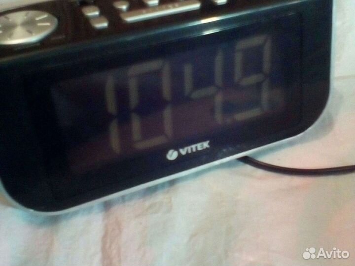 Настольные электронные часы Vitek Vt6600