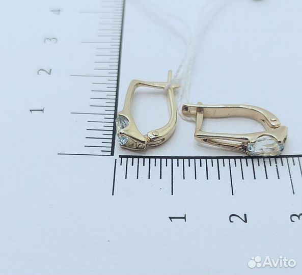 Золотые серьги с камнем