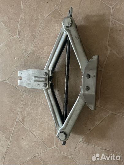 Домкрат оригинальный Nissan X-trail