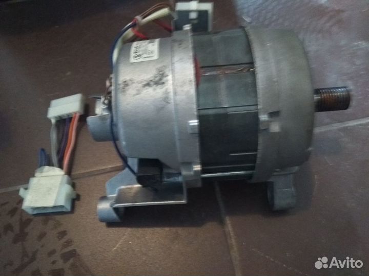 Двигатель для стиральной машины Indezit, Ariston