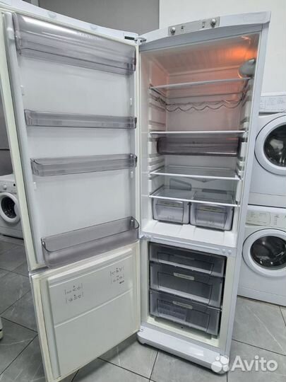 Холодильник Ariston 185 cм