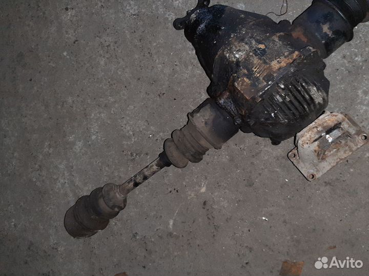Задний редуктор мерседес 123 с приводами