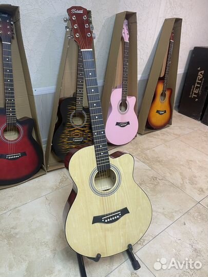 Классическая / аккустическая гитара новая