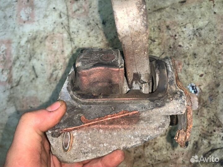 Подушка передняя левая Honda Civic FD1 R18A2 2008