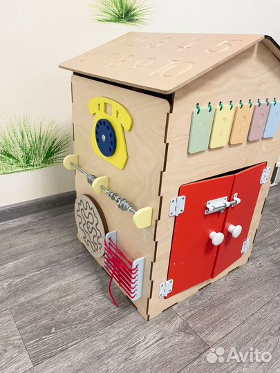 Бизиборд домик