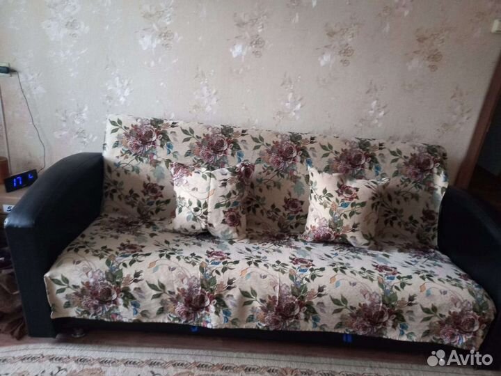 Покрывало с подушками