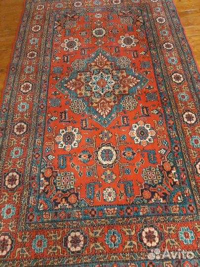 Шерстеной ковер