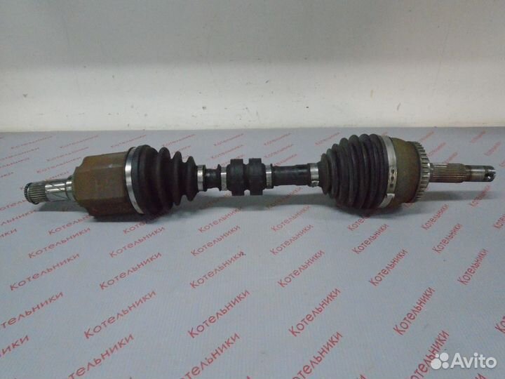 Nissan 39101-AV611 Вал приводной левый
