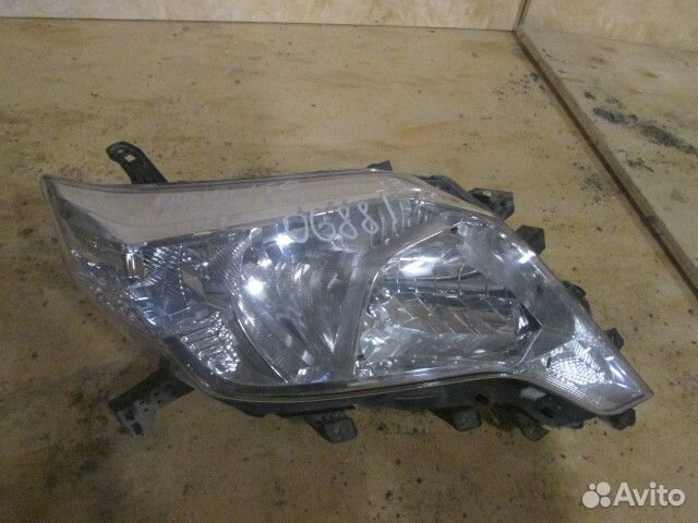 Фара правая Toyota Land Cruiser Prado 150 2009-201