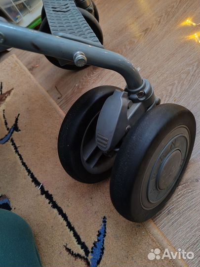 Прогулочная коляска трость maclaren