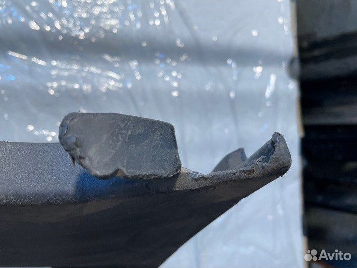 Кожух подножки левый Scania