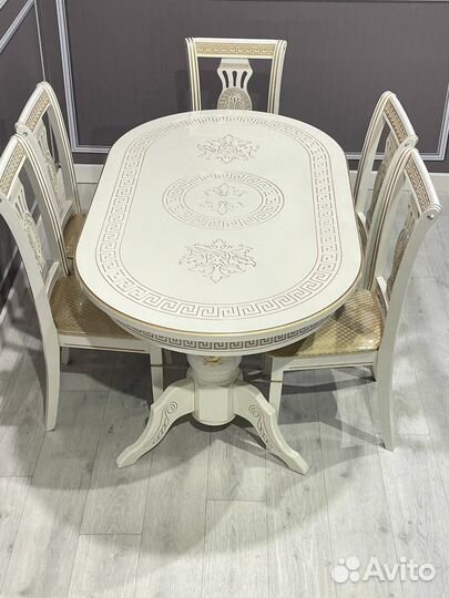 Стол со стульями Версачи