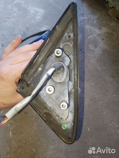 Зеркало левое Nissan primara p10