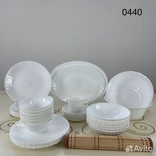 Набор столовой посуды,40предметов