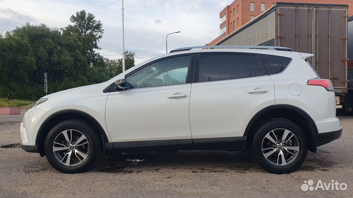 Toyota RAV4 2.2 AT, 2018, 69 000 км