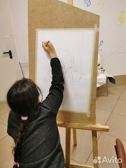 Преподаватель по рисунку и живописи