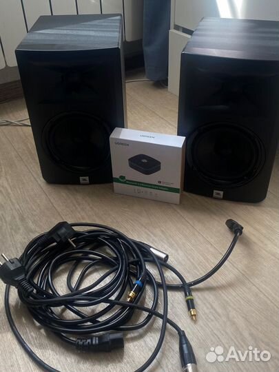 Студийные мониторы JBL LSR305