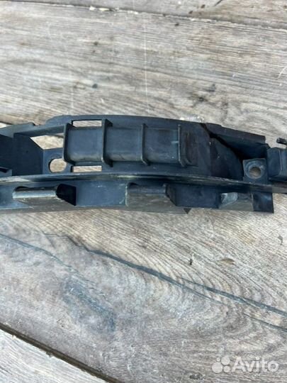 Крепление бампра заднее правое Bmw 7 E65 4.8 2006