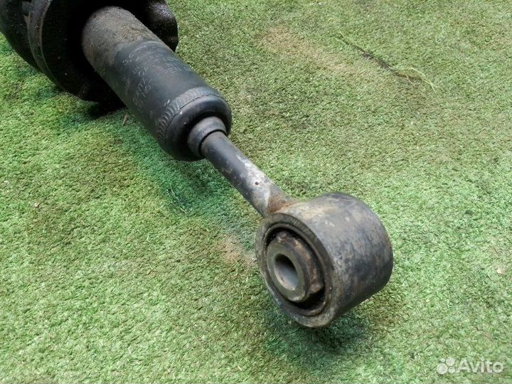 Амортизатор передний Toyota Land Cruiser Prado