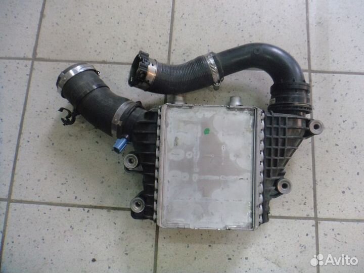 Интеркулер Land Rover Discovery Sport L550