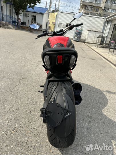 Ducati Diavel Carbon