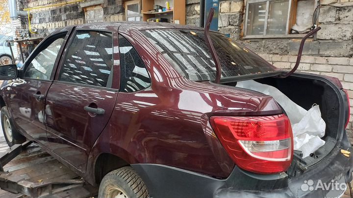 LADA Granta 1.6 МТ, 2013, битый, 65 000 км